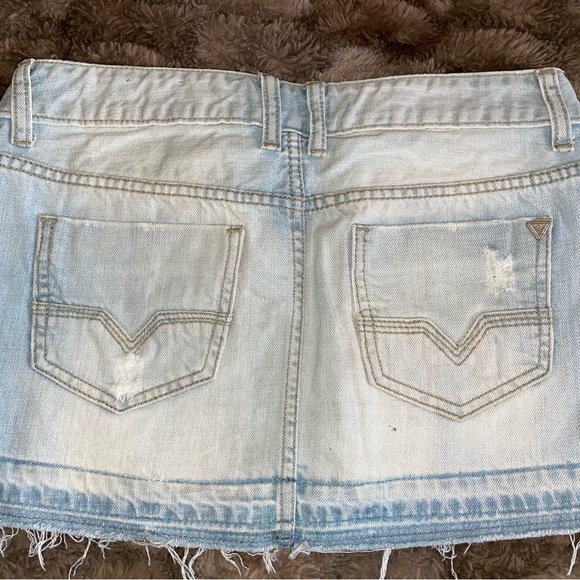 Guess jean mini skirt - Picture 3 of 4